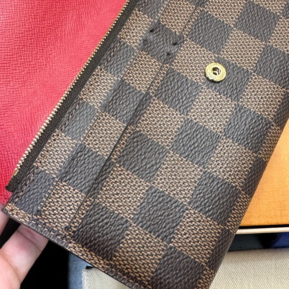 Louis Vuitton Emily wallet. Red interior - Picture 11 of 14